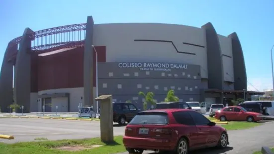 Coliseo Raymond Dalmau