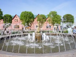 Fountain Devochka-Gribnitsa
