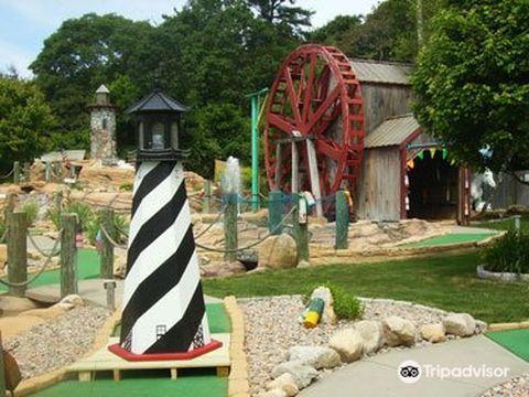 Cataumet Light Mini Golf