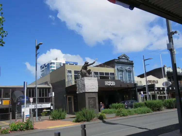 Hotels in Whitiora