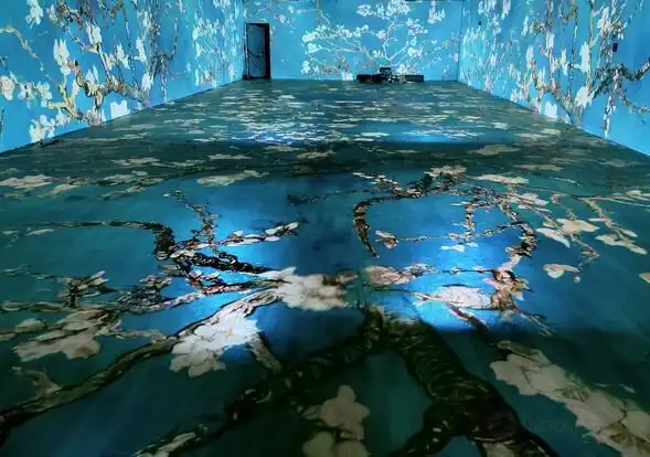 Hotels near The Wizard of Oz Museum & Van Gogh