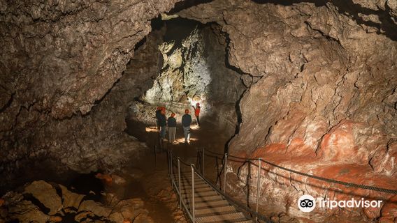 Vatnshellir Cave