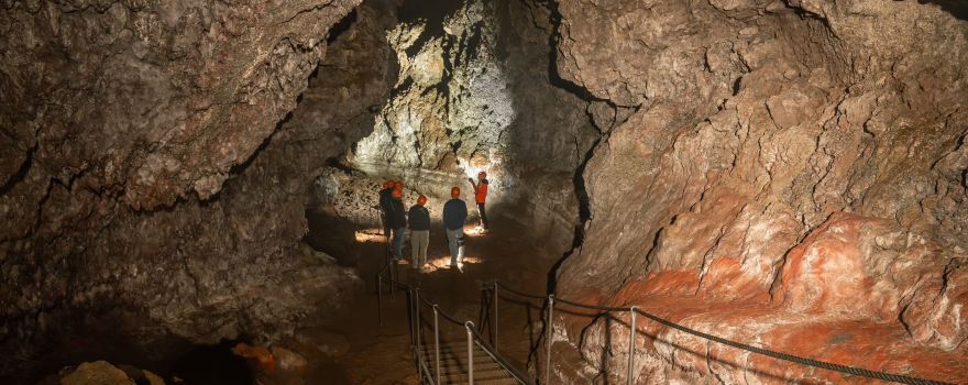 Vatnshellir Cave