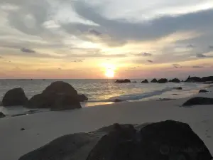 Nek Aji Beach