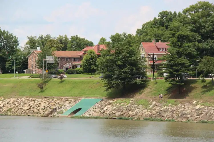 Hotels near West Virginia Governor's Mansion