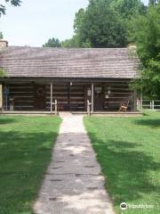 David Crockett Cabin