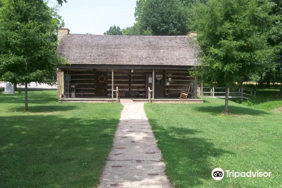 David Crockett Cabin