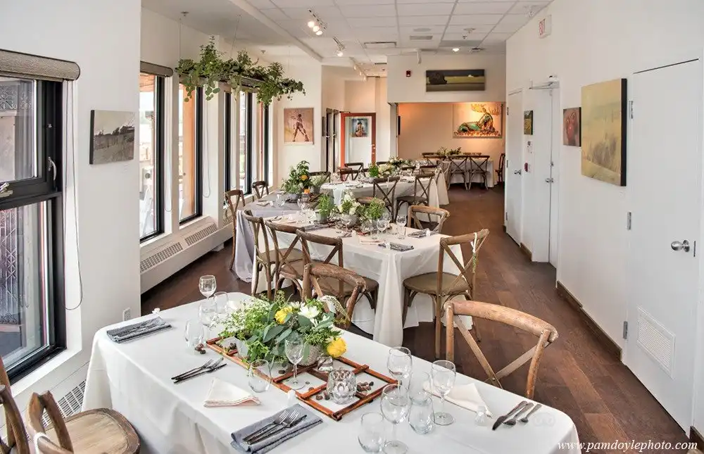 Hotels near The Hive Gallery & Gatherings