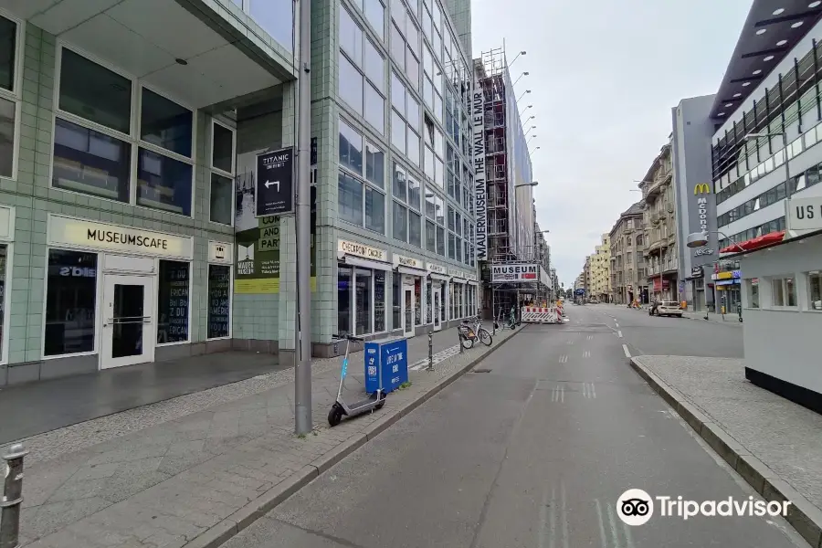 Wall Museum - Checkpoint Charlie