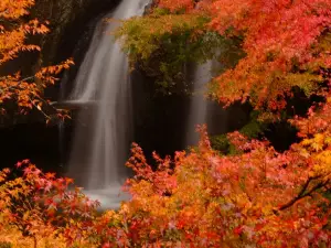 Tsukimachi Waterfall