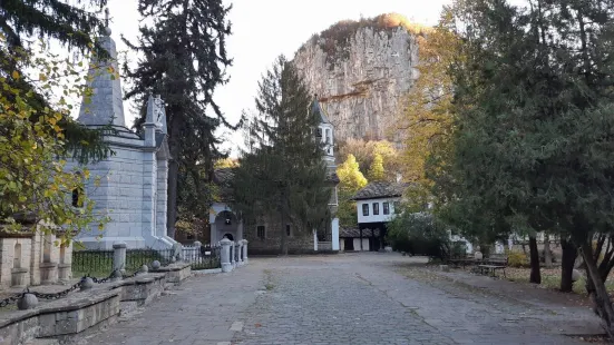 Bacho Kiro Cave - Dryanovo monastery