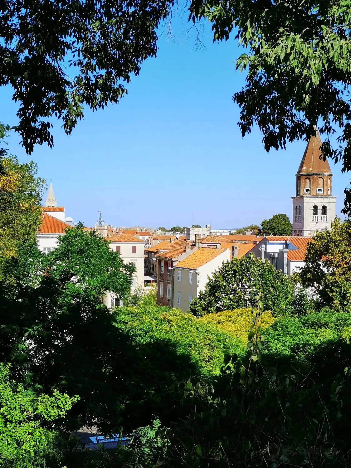 Hotels in der Nähe von St. Simon's Church