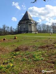 National Trust - Cobham Wood and Mausoleum