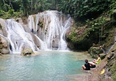 Kinahugan Falls