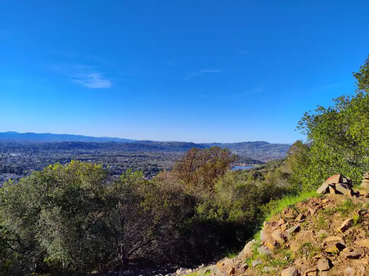 Hotels near Trione-Annadel State Park