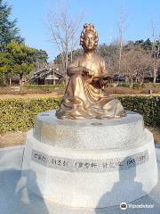 Heo Gyun Heo Nanseolheon Memorial Park