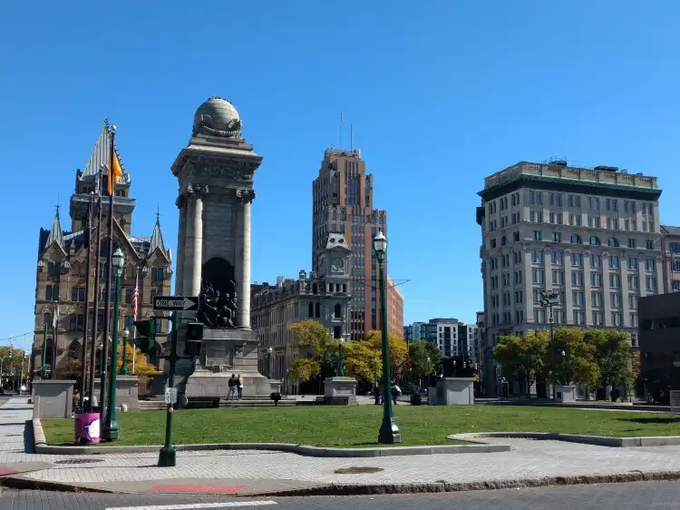 Hotels near Clinton Square