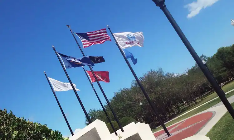 Hotels near Largo Central Park