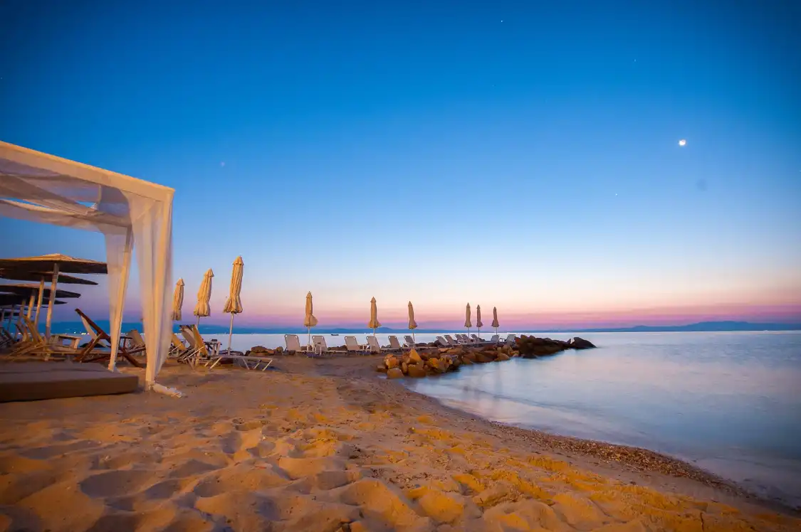 Hotels near Lime Beach Bar