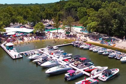 Franky & Louie's Beachfront Bar & Grill