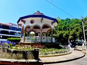 Plaza Álvarez