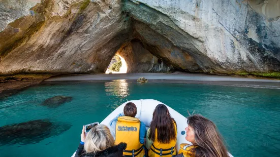 Hahei Explorer Cathedral Cove Boat Tour