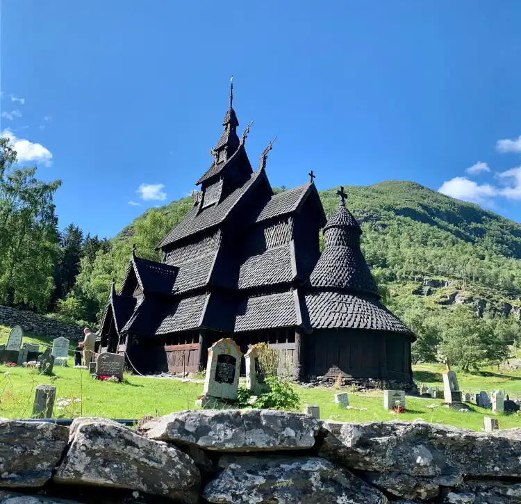 Отели в г. Лердал