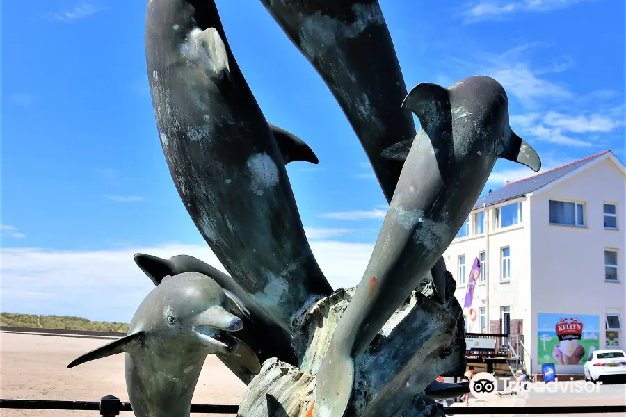 Dolphin Sculpture & Water Feature