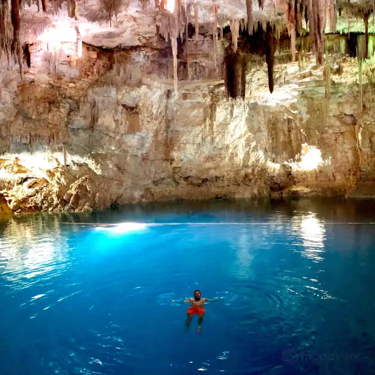 Hotels near Cenote toh