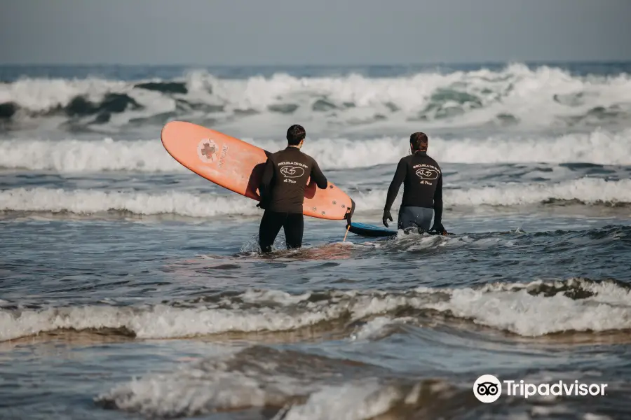 Peak Surf School Surfcamp Cantabria