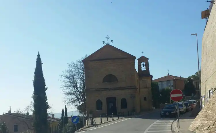 Hotels in Marolino