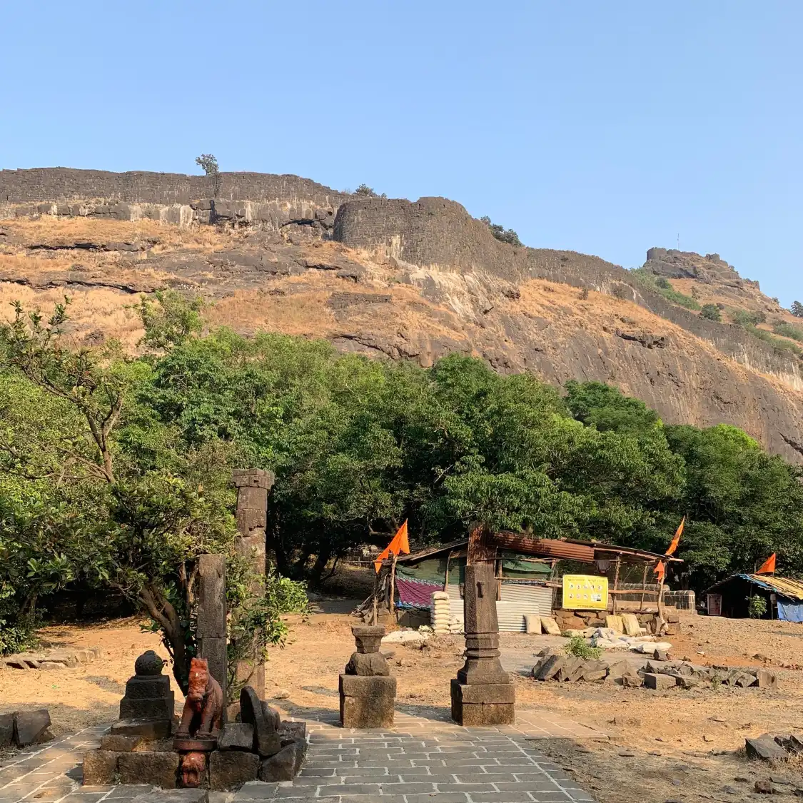 Các khách sạn gần Shrivardhan Fort