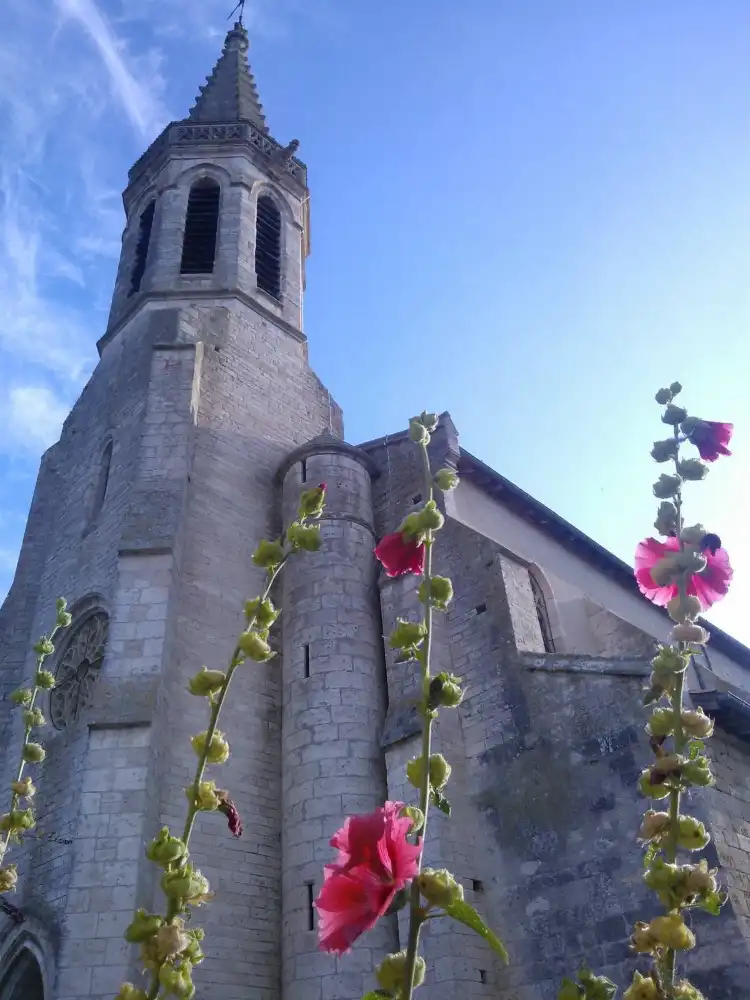Hotels in Sarrant