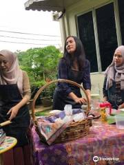 myBatik - Canting and Coloring