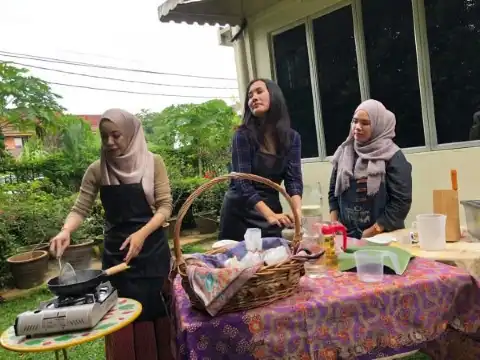 Hotels near myBatik (only by appointment)