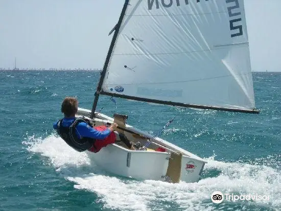 Scuola Windsurfing Bora Beach