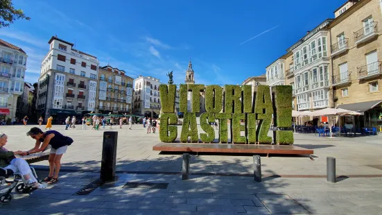 Plaza de la Virgen Blanca