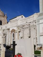 Cementerio parroquial de Ḷḷuarca / Luarca