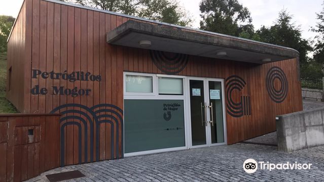 Petroglifos de Mogor