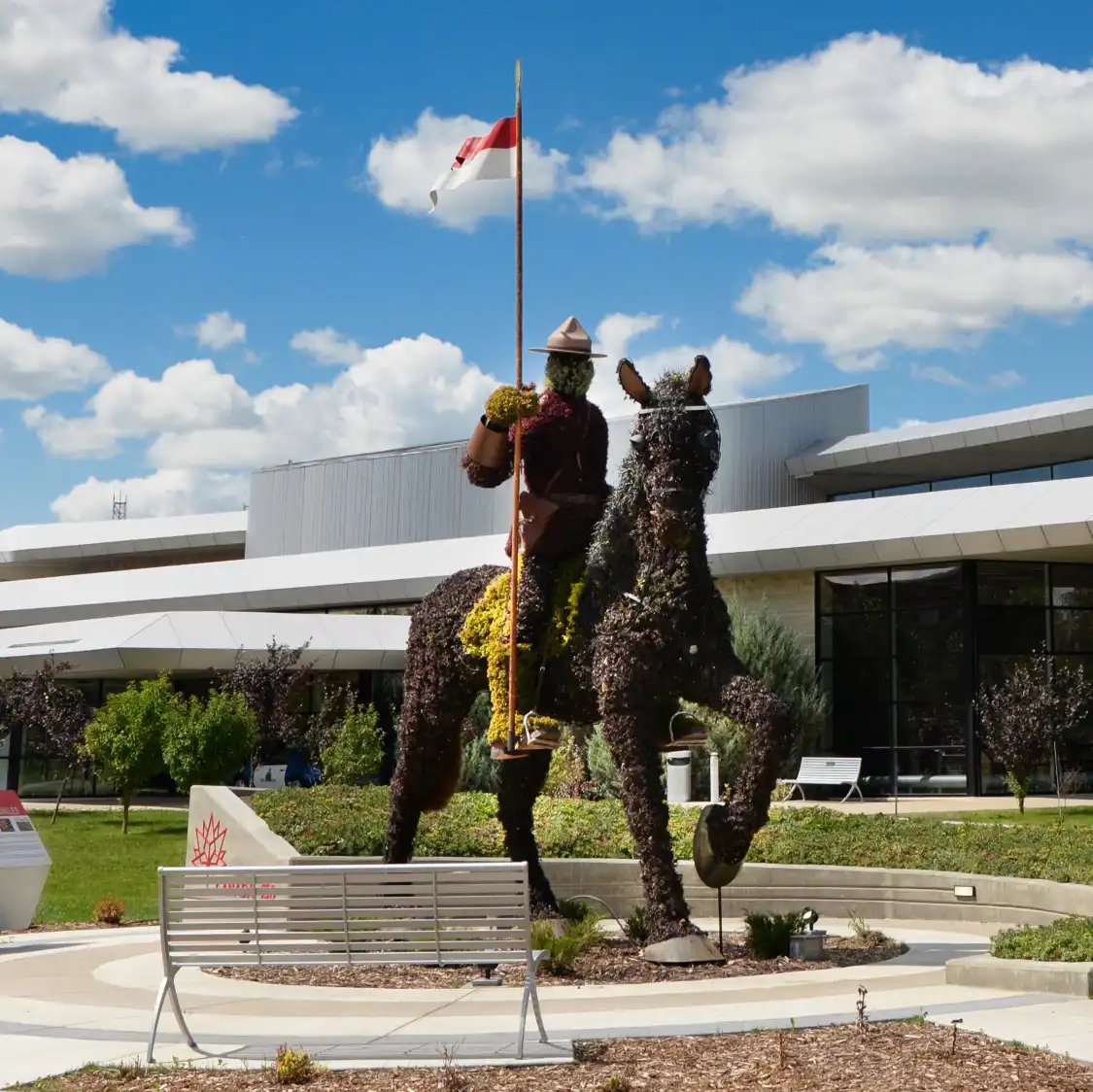 Các khách sạn gần Royal Canadian Mounted Police Heritage Centre