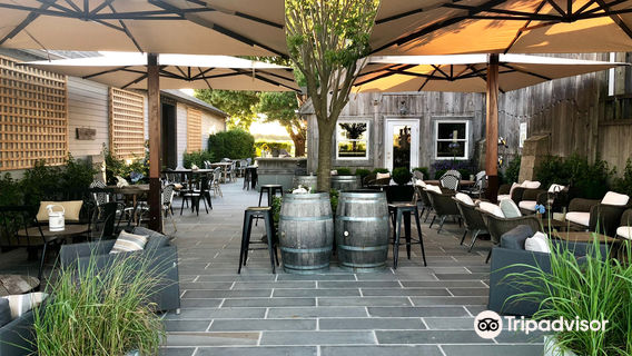 Rose Hill Vineyards & Inn