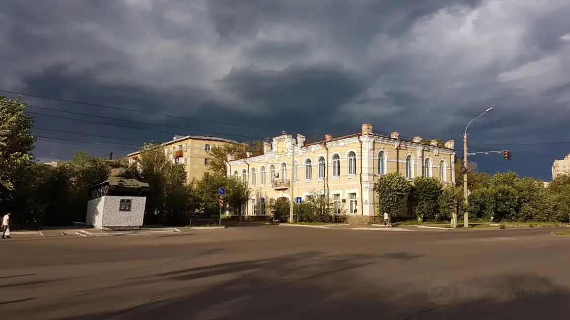 Hotels near Monument to the Soldiers of the Tank Column Komsomolets Zabaikalya