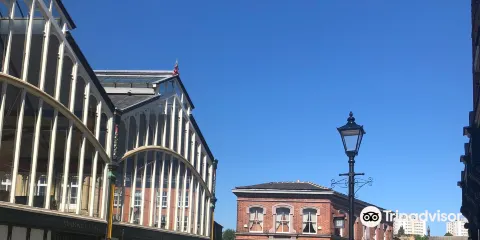 Stockport Metropolitan Borough Council, Town Hall