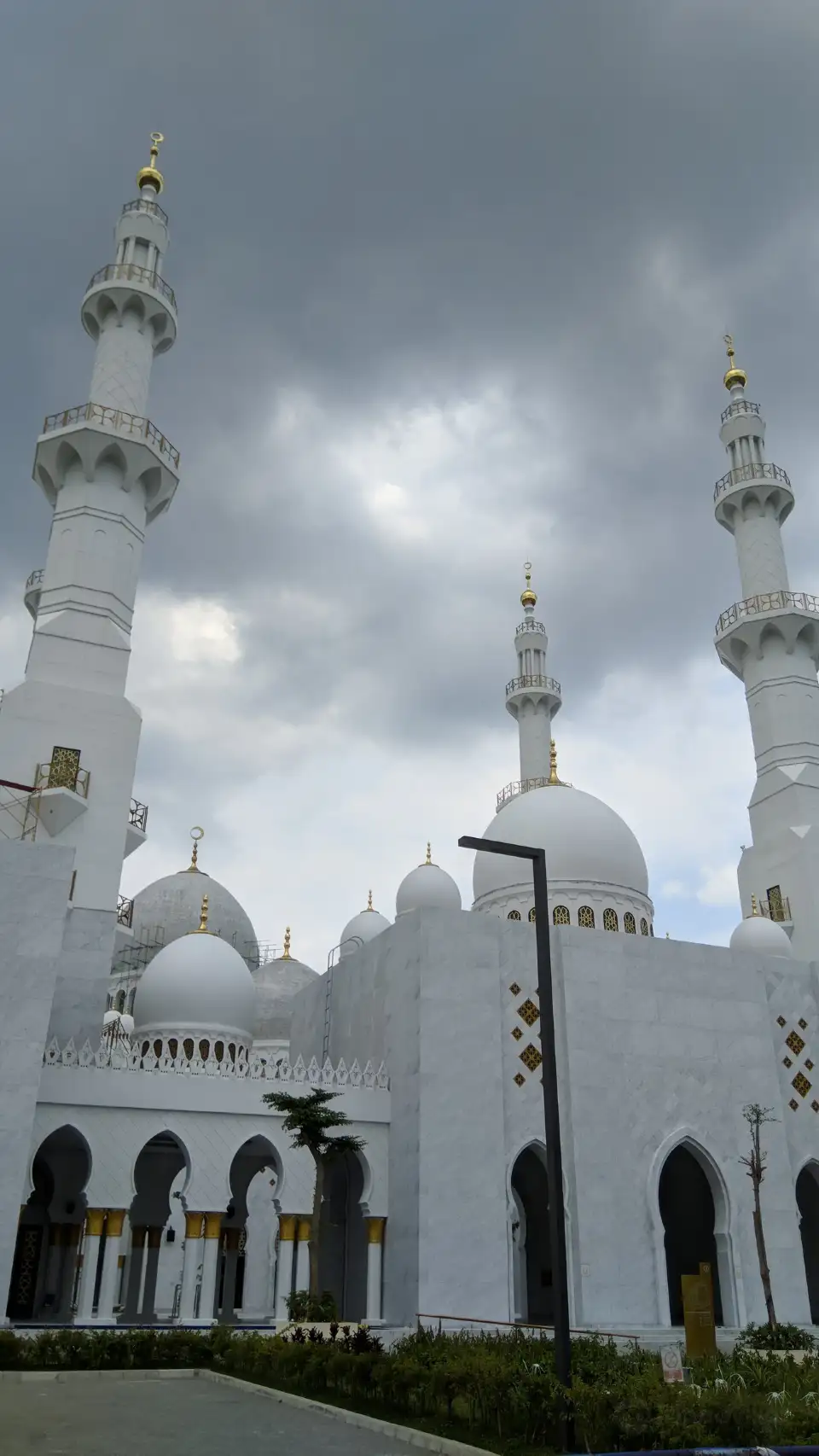 5_Sheikh Zayed Grand Mosque Solo Surakarta