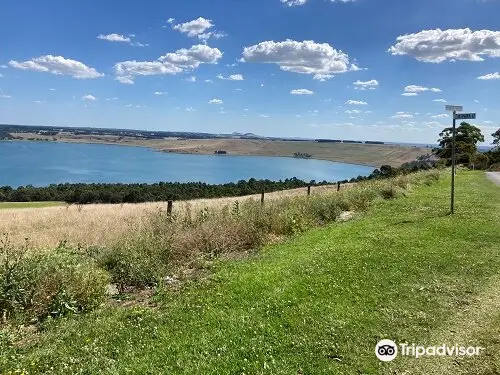 Gnotuk Lookout