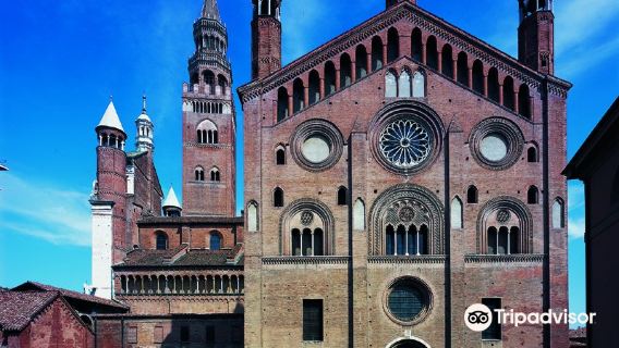 Basilica of San Bernardino + Milan Cathedral + Lake Como + Royal Palace of Milan + Milan Chinatown