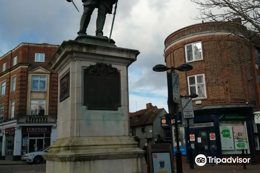 Statue of John Hampden