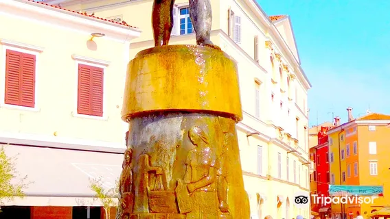 Fountain on Main Square