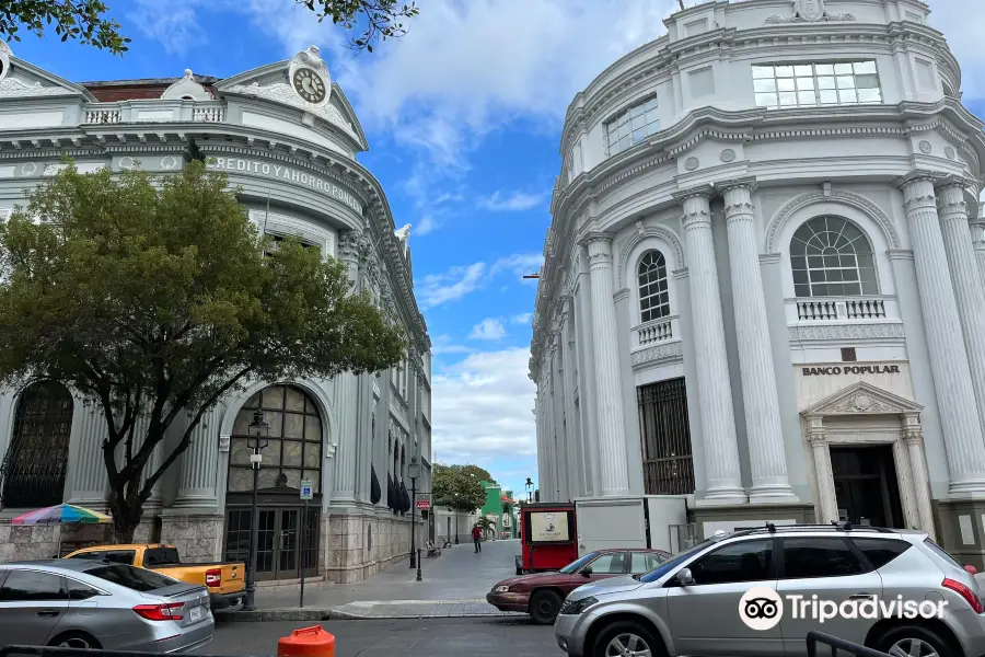 Plaza of Delights (Plaza de las Delicias)