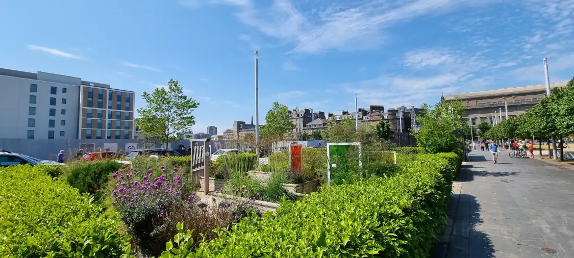 Hotels near Slessor Gardens